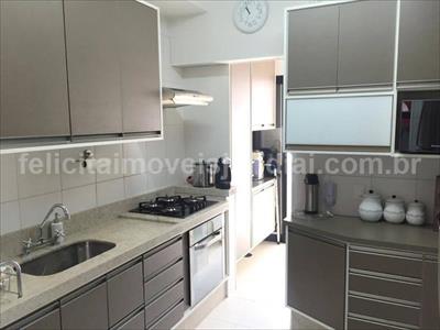 Apartamento à venda com 3 quartos, 96m² - Foto 3