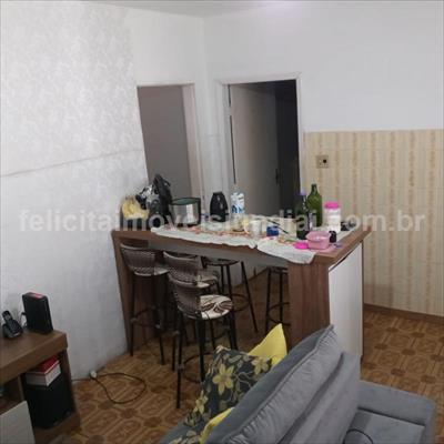 Casa à venda com 2 quartos, 90m² - Foto 2