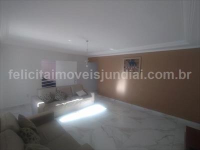 Casa à venda com 3 quartos, 239m² - Foto 2