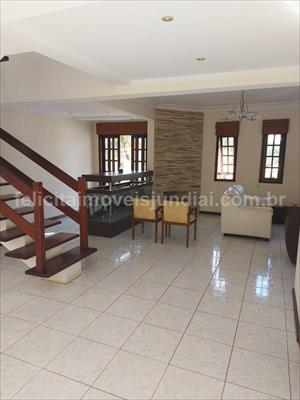 Casa à venda com 3 quartos, 226m² - Foto 1